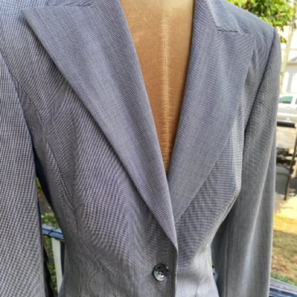 Escada Sz 38 Blazer - Picture 3 of 4